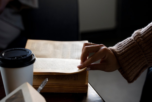 中国历史上在世界上最强大的时候、最屈辱的时候、最繁荣的时候分别是哪个朝代