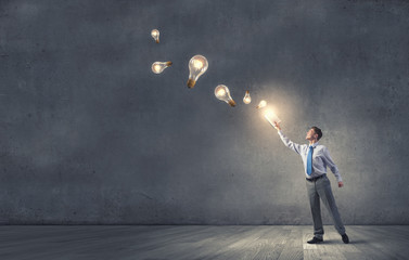 中国历史上在世界上最强大的时候、最屈辱的时候、最繁荣的时候分别是哪个朝代