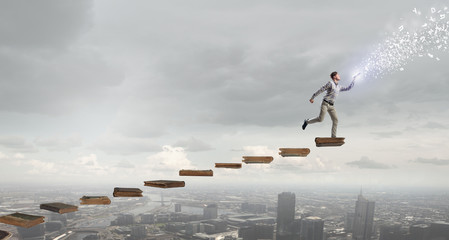 中国历史上在世界上最强大的时候、最屈辱的时候、最繁荣的时候分别是哪个朝代