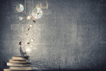 中国历史上在世界上最强大的时候、最屈辱的时候、最繁荣的时候分别是哪个朝代